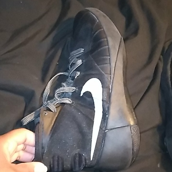 Nike's - Picture 5 of 8